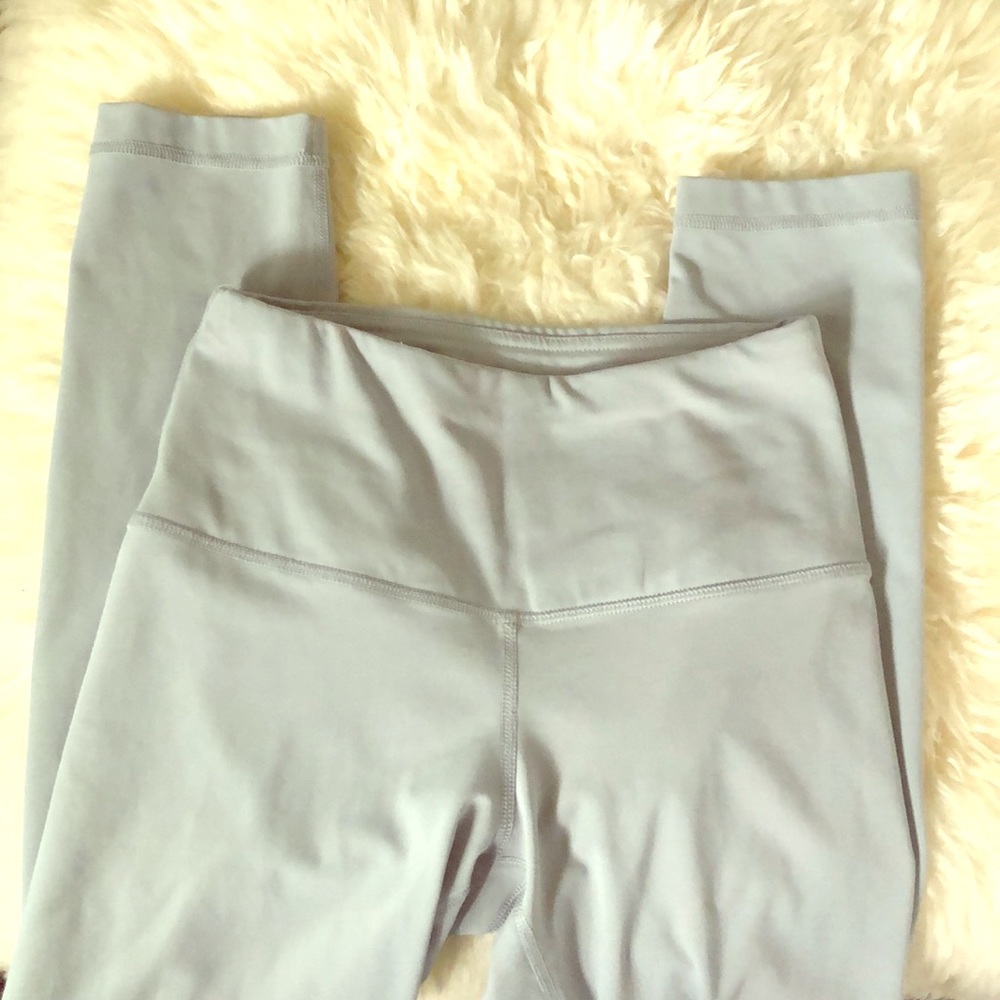 YOGALICOUS 7/8 PANTS XS Super Soft Light Gray